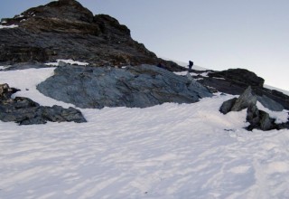 Pisang Peak Climbing & Thorong-La 